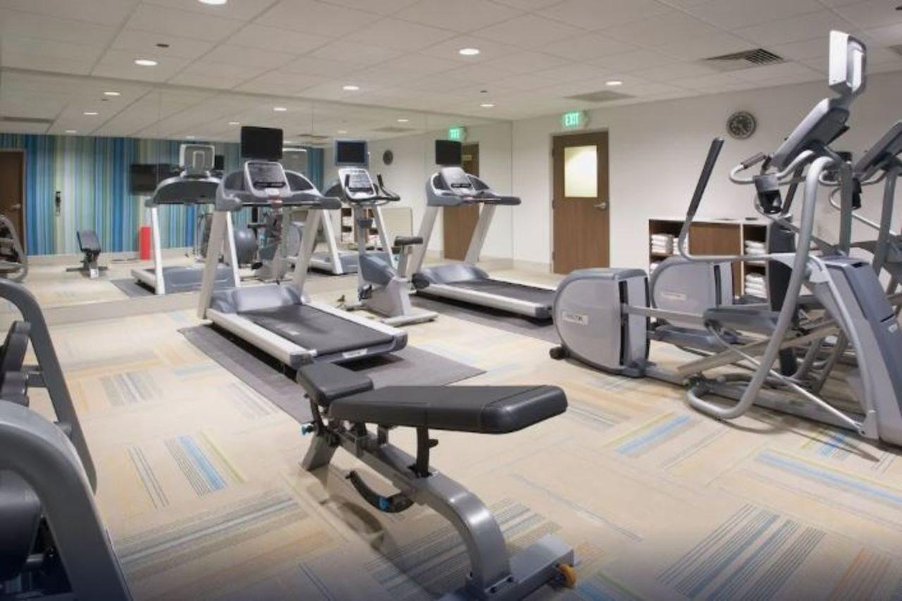 Holiday Inn Express & Suites - Calgary Airport Trail Ne By Ihg Екстериор снимка