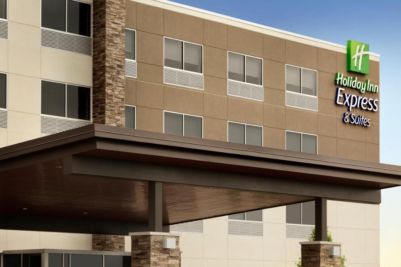 Holiday Inn Express & Suites - Calgary Airport Trail Ne By Ihg Екстериор снимка