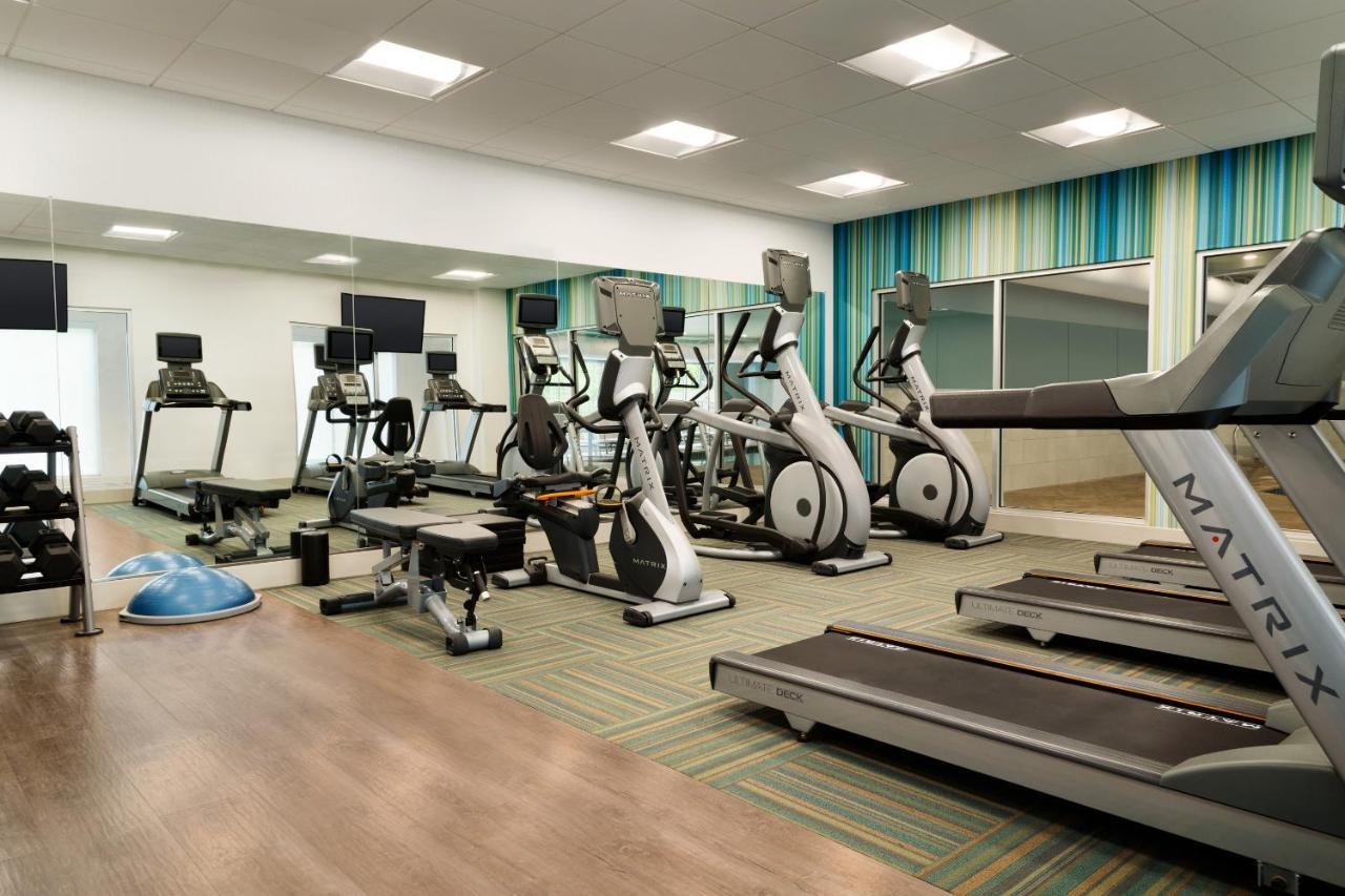 Holiday Inn Express & Suites - Calgary Airport Trail Ne By Ihg Екстериор снимка